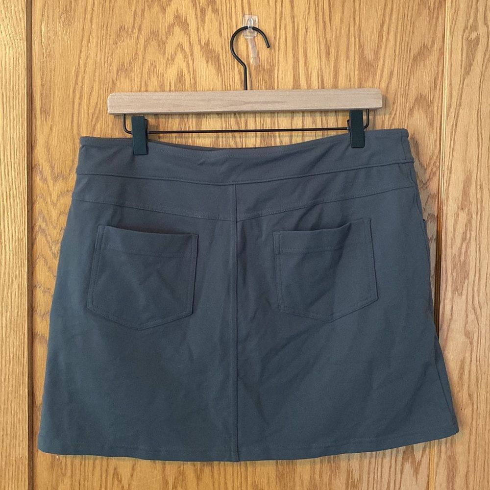 Eddie Bauer Skort - Picture 2 of 5